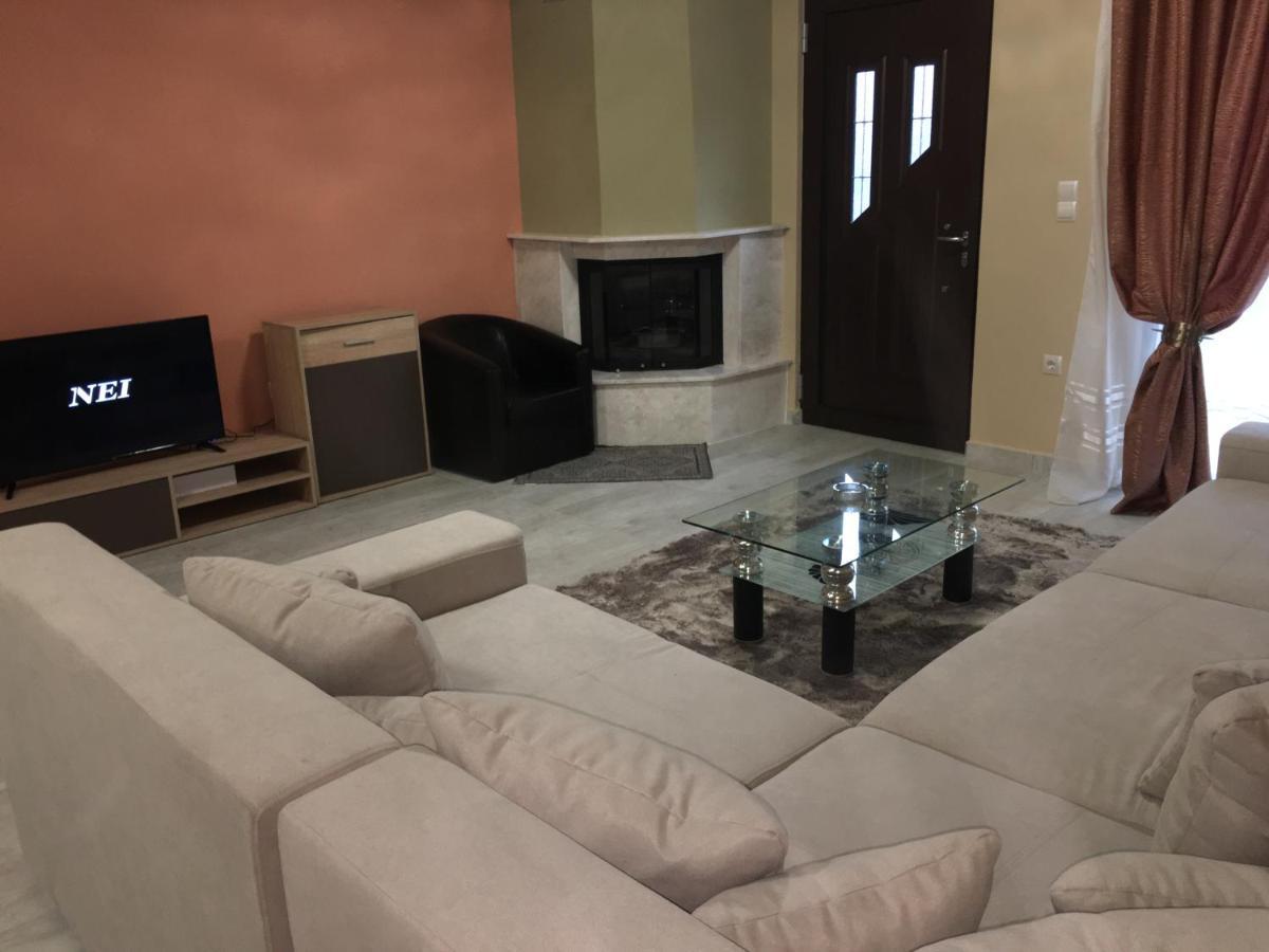 Archontiko Kirfis In Desfina Aparthotel Екстериор снимка