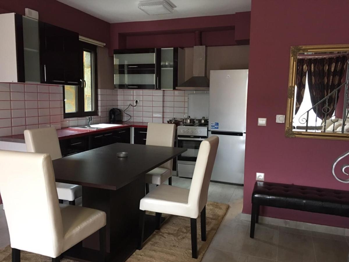 Archontiko Kirfis In Desfina Aparthotel Екстериор снимка