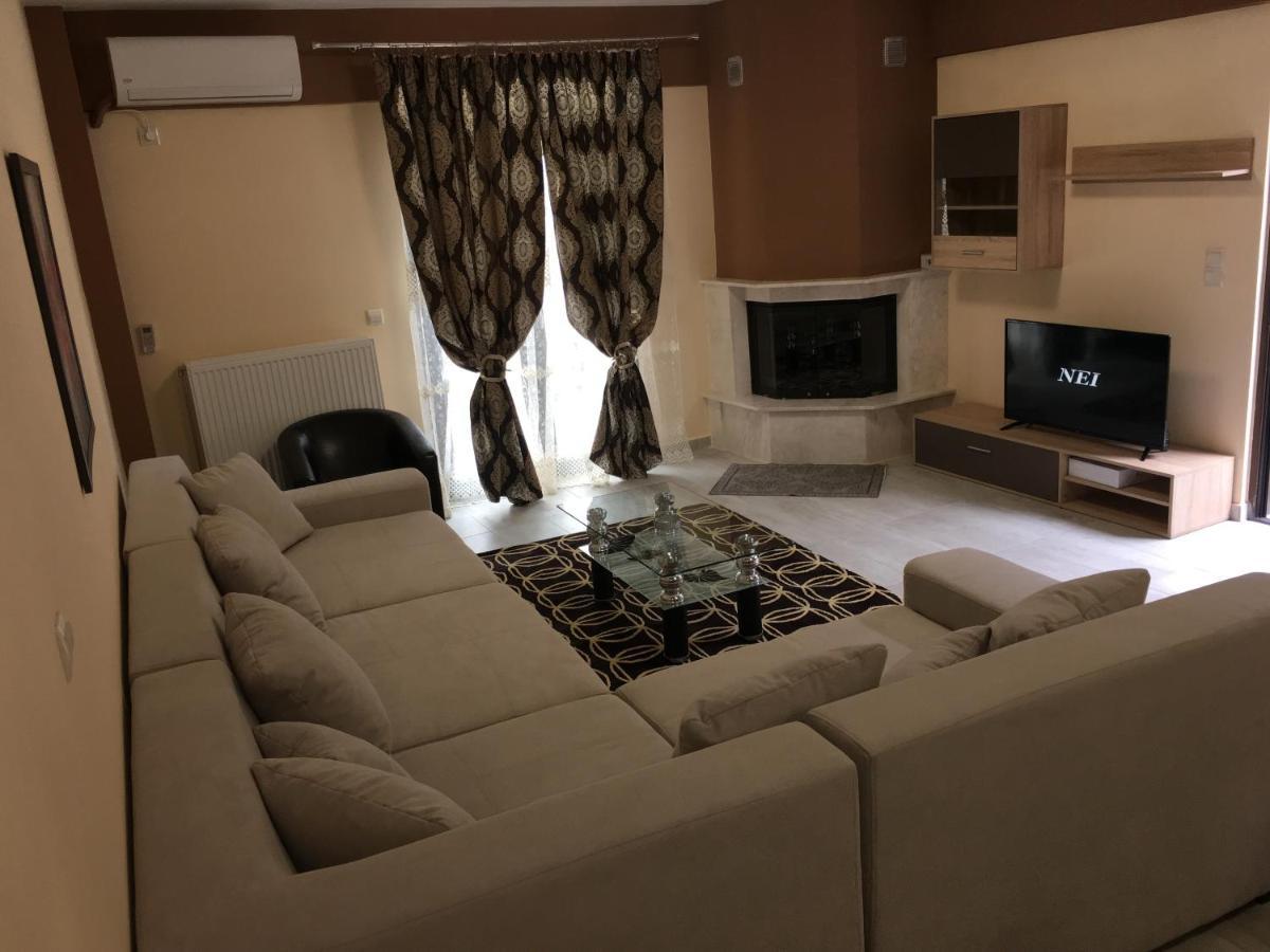 Archontiko Kirfis In Desfina Aparthotel Екстериор снимка